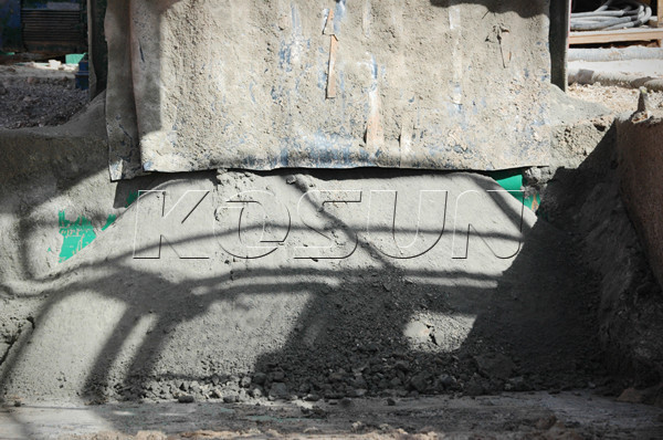 Шлам после обработки по вертикальной центрифуге на месте в Алжире.jpg